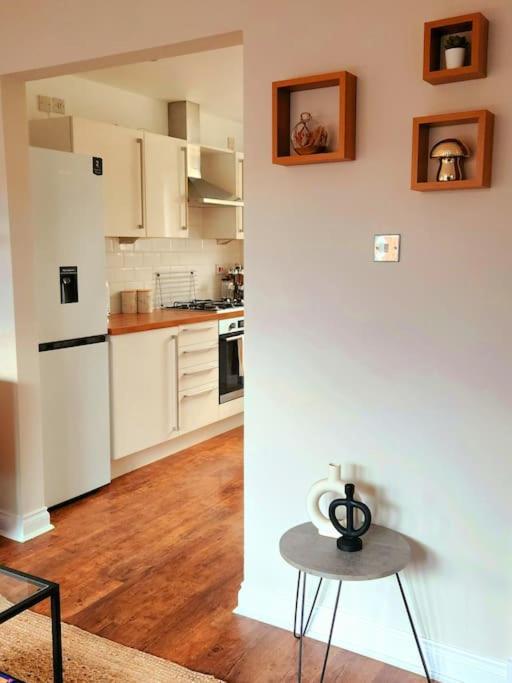 Modern 5 Bedroom Townhouse With Free Parking グラスゴー エクステリア 写真