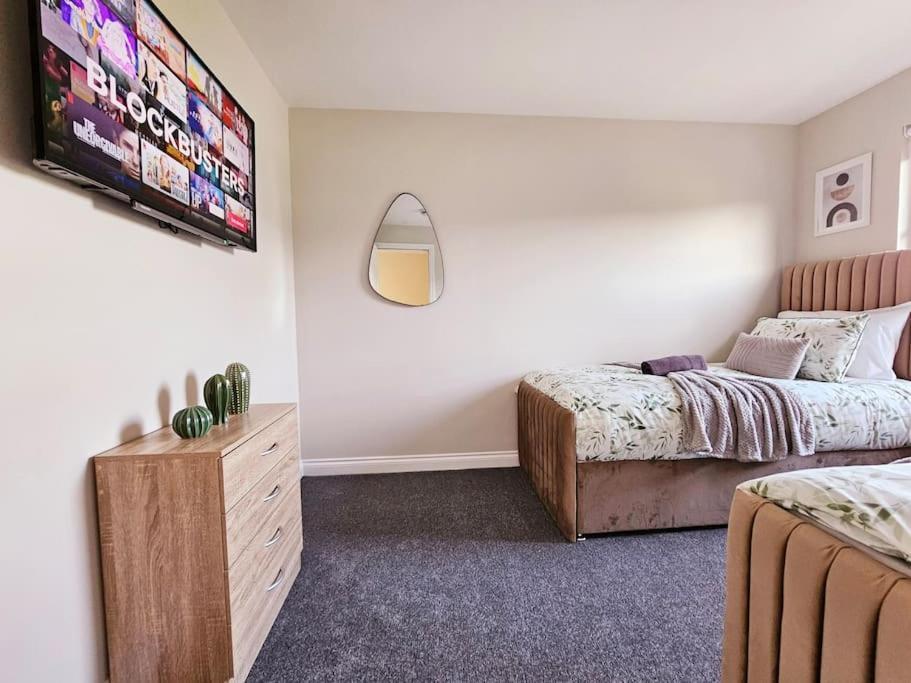 Modern 5 Bedroom Townhouse With Free Parking グラスゴー エクステリア 写真