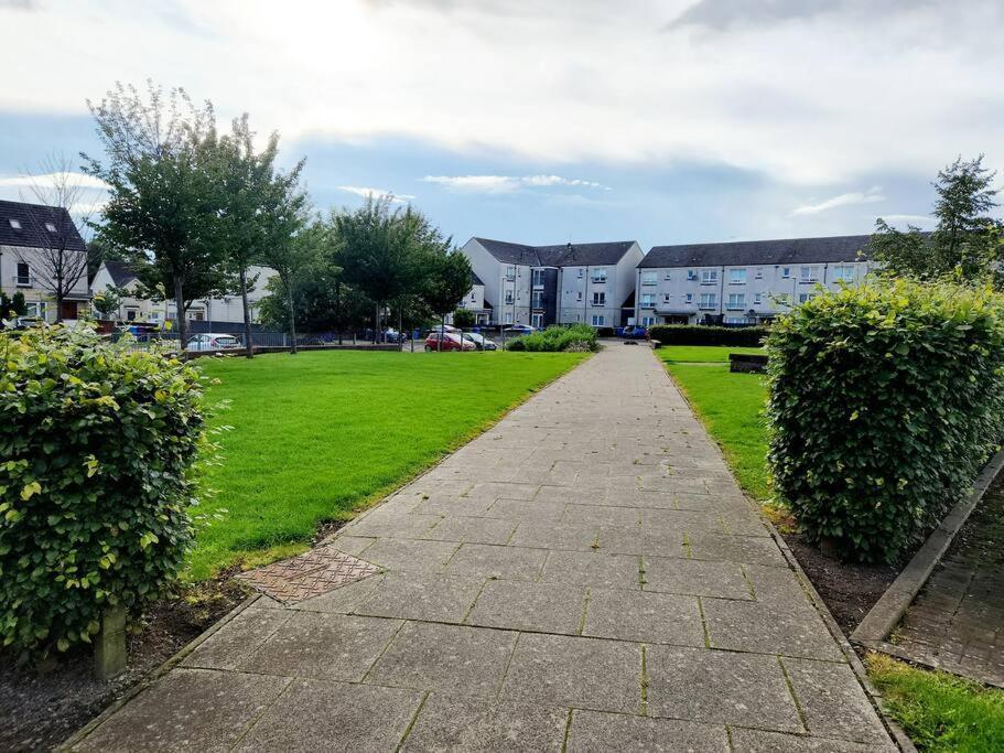 Modern 5 Bedroom Townhouse With Free Parking グラスゴー エクステリア 写真