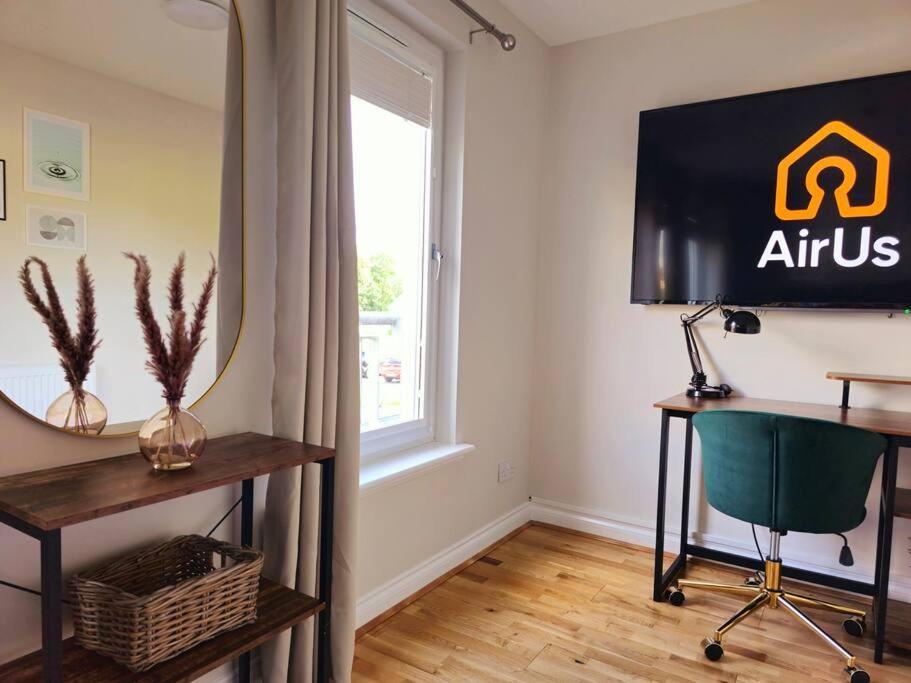 Modern 5 Bedroom Townhouse With Free Parking グラスゴー エクステリア 写真
