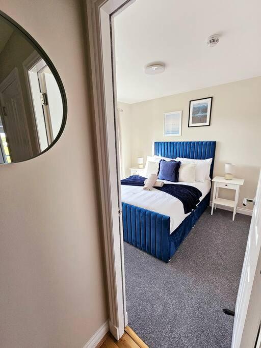 Modern 5 Bedroom Townhouse With Free Parking グラスゴー エクステリア 写真
