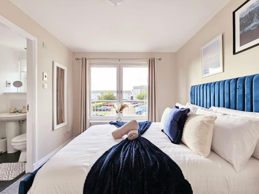 Modern 5 Bedroom Townhouse With Free Parking グラスゴー エクステリア 写真