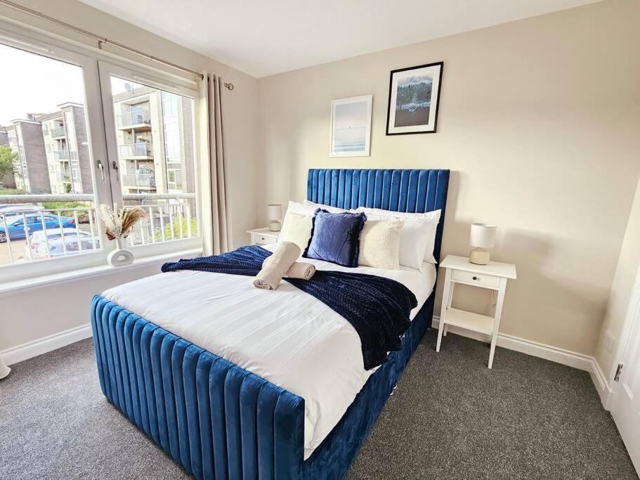 Modern 5 Bedroom Townhouse With Free Parking グラスゴー エクステリア 写真