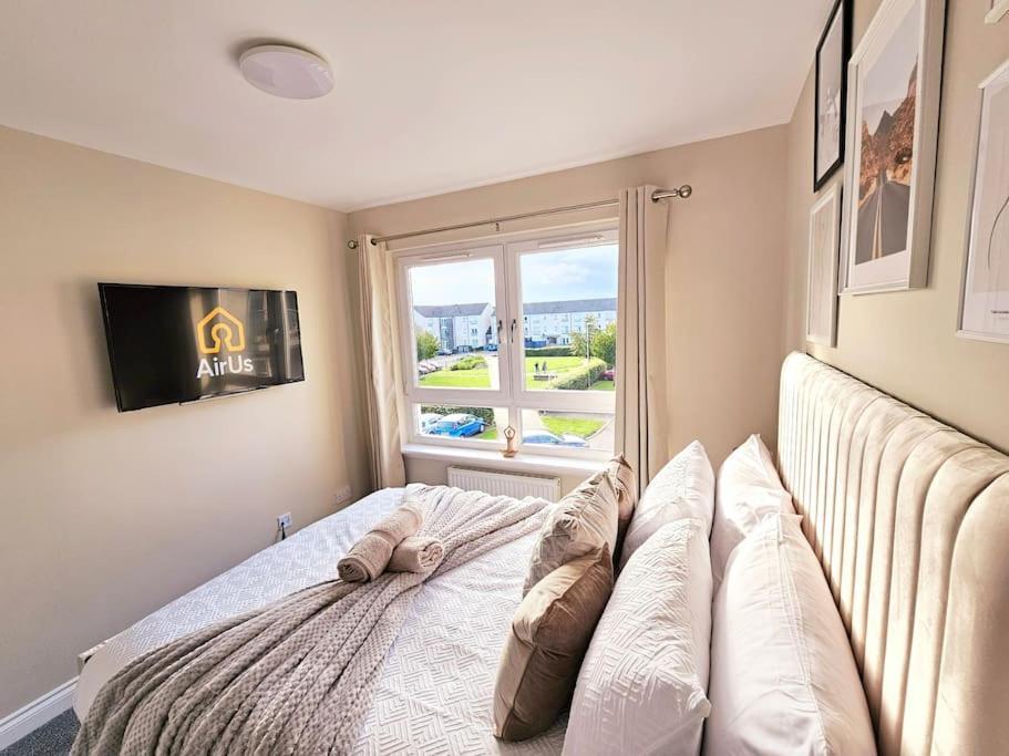 Modern 5 Bedroom Townhouse With Free Parking グラスゴー エクステリア 写真