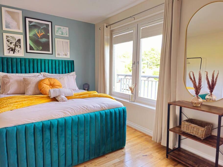 Modern 5 Bedroom Townhouse With Free Parking グラスゴー エクステリア 写真