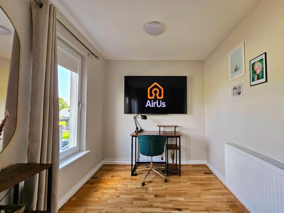 Modern 5 Bedroom Townhouse With Free Parking グラスゴー エクステリア 写真