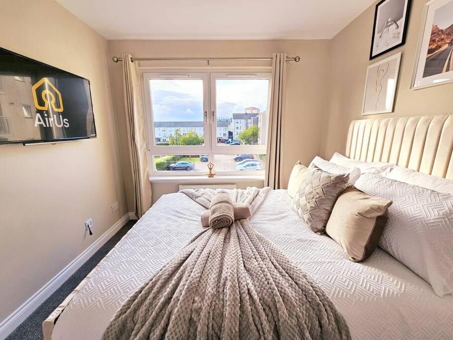 Modern 5 Bedroom Townhouse With Free Parking グラスゴー エクステリア 写真